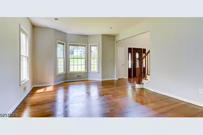 15 Berry Ct, Mount Olive, NJ 07836 - Photo 8