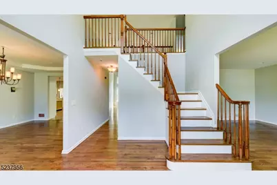 15 Berry Ct, Mount Olive, NJ 07836 - Photo 2