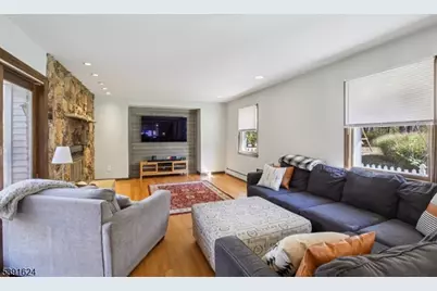 4 Ledgewood Trl, Kinnelon, NJ 07405 - Photo 20