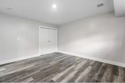 97 Newport Ave, Franklin Township, NJ 08873 - Photo 20