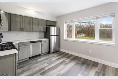 97 Newport Ave, Franklin Township, NJ 08873 - Photo 18