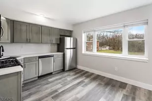 97 Newport Ave, Franklin Township, NJ 08873 - Photo 18