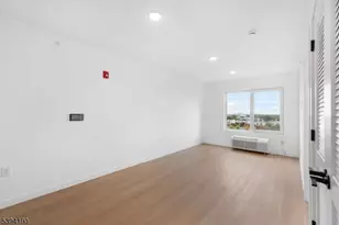 768 Bergen St, Newark, NJ 07108 - Photo 8