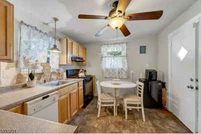 307 Eastern Pkwy, Newark, NJ 07106 - Photo 14