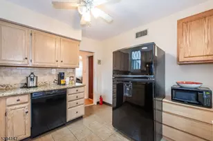 16 Sussex Rd, Clifton, NJ 07012 - Photo 8