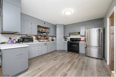 1037 Hamilton St, Franklin Township, NJ 08873 - Photo 10