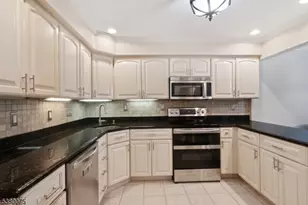 16 Galway Dr, Mendham, NJ 07945 - Photo 4