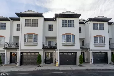 18 Harbor Front Ter, Elizabeth, NJ 07206 - Photo 1