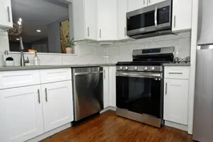 405 Porter Way, Bridgewater, NJ 08807 - Photo 2