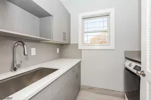 8 Gregory Rd, Springfield, NJ 07081 - Photo 16