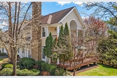 601 Lindabury Ln, Tewksbury Township, NJ 07979 - Photo 1