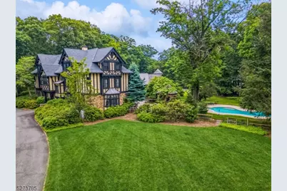 131 Rensselaer Rd, Essex Fells, NJ 07021 - Photo 4