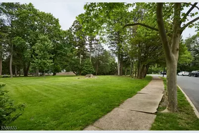 251-B Elmwynd Dr, City Of Orange Twp., NJ 07050 - Photo 12