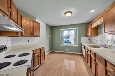 180 Hollow Oak Ct, Hillsborough Township, NJ 08844 - Photo 8