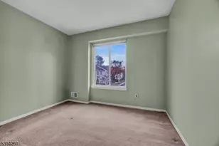 180 Hollow Oak Ct, Hillsborough Township, NJ 08844 - Photo 18