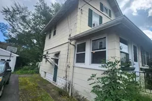 1151 Charlotte Pl, Rahway, NJ 07065 - Photo 2