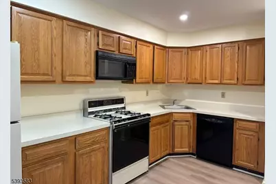 604 Bayley Ct, Bridgewater, NJ 08807 - Photo 4