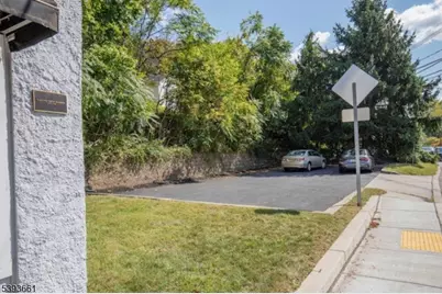 70 Main St, Peapack Gladstone Boro, NJ 07977 - Photo 2