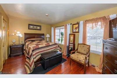 3 Martha Ct, Newark, NJ 07103 - Photo 8