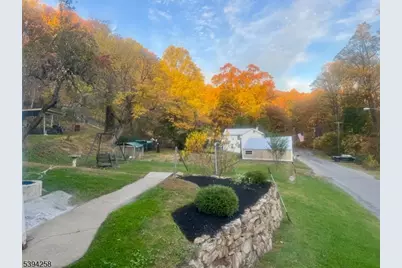 241 Lows Hollow Rd, Lopatcong Township, NJ 08886 - Photo 4