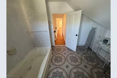 68 Danforth Ave, Jersey City, NJ 07305 - Photo 8
