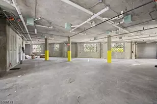 369 18th Ave, Newark, NJ 07108 - Photo 18