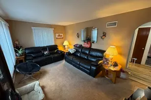 95 Elizabeth Pl, Totowa, NJ 07512 - Photo 2