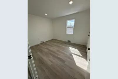 109 E Park Ave, Hamilton Township, NJ 08610 - Photo 4