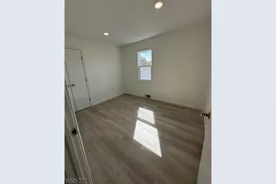 109 E Park Ave, Hamilton Township, NJ 08610 - Photo 6