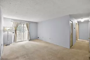 258 Kempsey Dr, North Brunswick Township, NJ 08902 - Photo 6