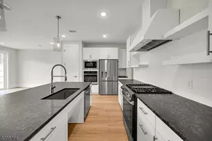 127 Myrtle Rd, Warren Township, NJ 07059 - Photo 4