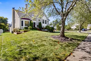 17 Elm St, Hopewell Boro, NJ 08525 - Photo 2