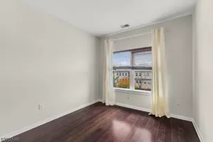 1017 Brittany Dr, Wayne, NJ 07470 - Photo 10