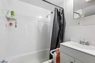 99 Alexander St, Newark, NJ 07106 - Photo 34