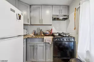 99 Alexander St, Newark, NJ 07106 - Photo 32