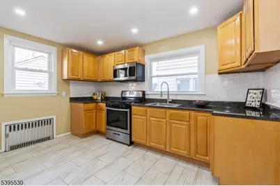 41 Poe Ave, Newark, NJ 07106 - Photo 24