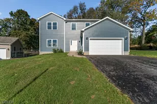 9 Heather Hill Rd, Washington Boro, NJ 07882 - Photo 2