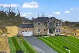 7 Emerald Dr, Hardyston Township, NJ 07419 - Photo 2