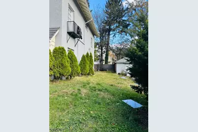 237 Ivy Ct, Orange, NJ 07050 - Photo 4