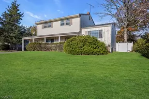 19 Winston Dr, Franklin Township, NJ 08873 - Photo 2