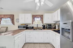 19 Winston Dr, Franklin Township, NJ 08873 - Photo 14