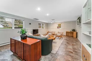 13 Glutting Pl, East Hanover Township, NJ 07936 - Photo 24