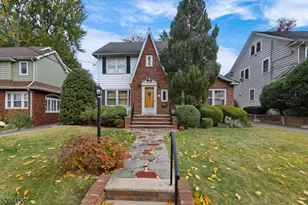 14 Laurel Ave, Clifton, NJ 07012 - Photo 4
