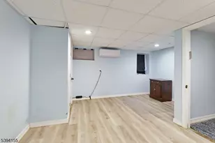14 Laurel Ave, Clifton, NJ 07012 - Photo 38