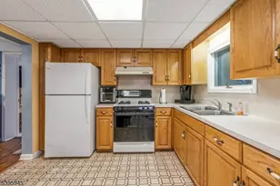 608 Raritan Ave, Middletown Twp., NJ 07716 - Photo 22