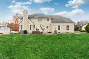 11 Madaline Dr, Edison, NJ 08820 - Photo 6