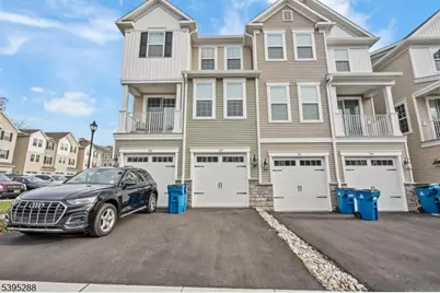 102 Iris Ct, Warren Township, NJ 07059 - Photo 2