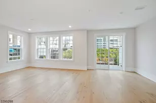 102 Iris Ct, Warren Township, NJ 07059 - Photo 4