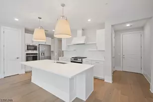 102 Iris Ct, Warren Township, NJ 07059 - Photo 8