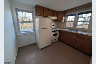 240 Woodcliff Ave, Little Falls Township, NJ 07424 - Photo 4